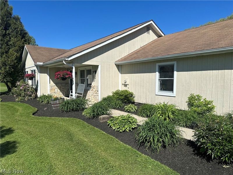 10650 Holi Dale Drive, Chardon, OH 44024 Photo 2
