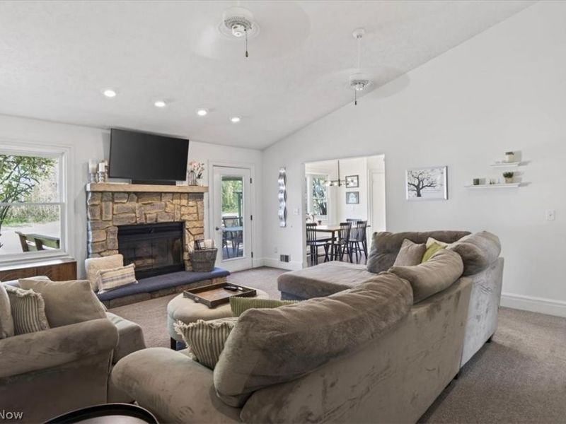 10650 Holi Dale Drive, Chardon, OH 44024 Photo 9