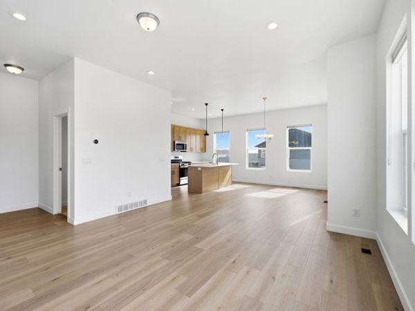 7617 S BEAR GULCH RD W, Unit 180, West Jordan, UT 84081