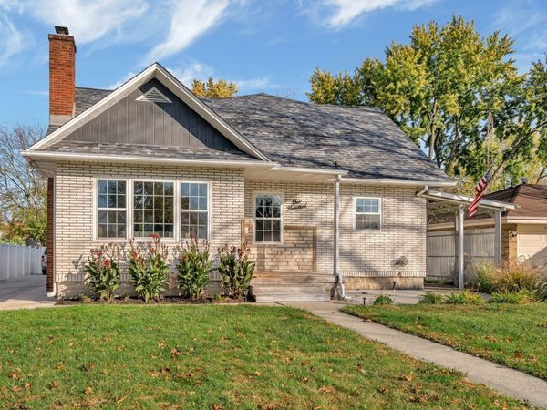 100 W 1st Street , Coal City, IL 60416