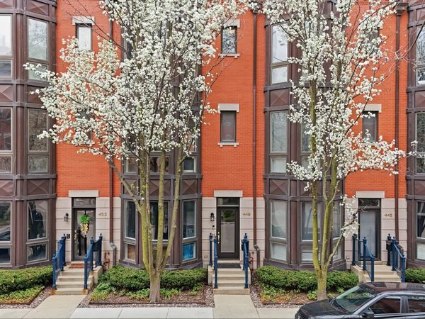 449 N Clinton Street , Chicago, IL 60654