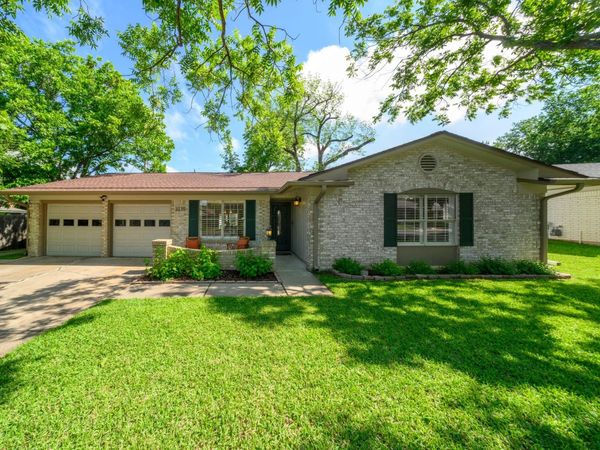 2210 Kenbridge DR, Austin, TX 78757