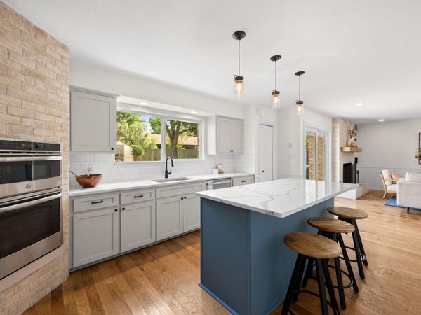 2210 Kenbridge DR, Austin, TX 78757