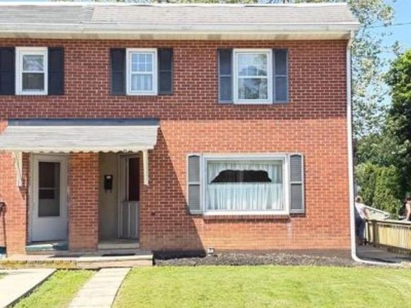 31 E ORANGE STREET, EPHRATA, PA 17522