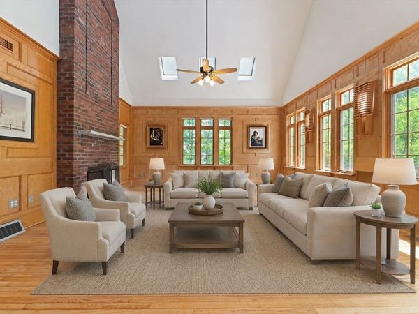 28 Vincent Rd, Mendon, MA 01756