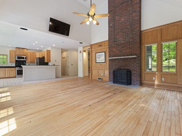 28 Vincent Rd, Mendon, MA 01756