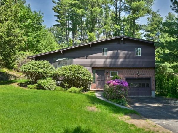50 Notre Dame Rd, Bedford, MA 01730