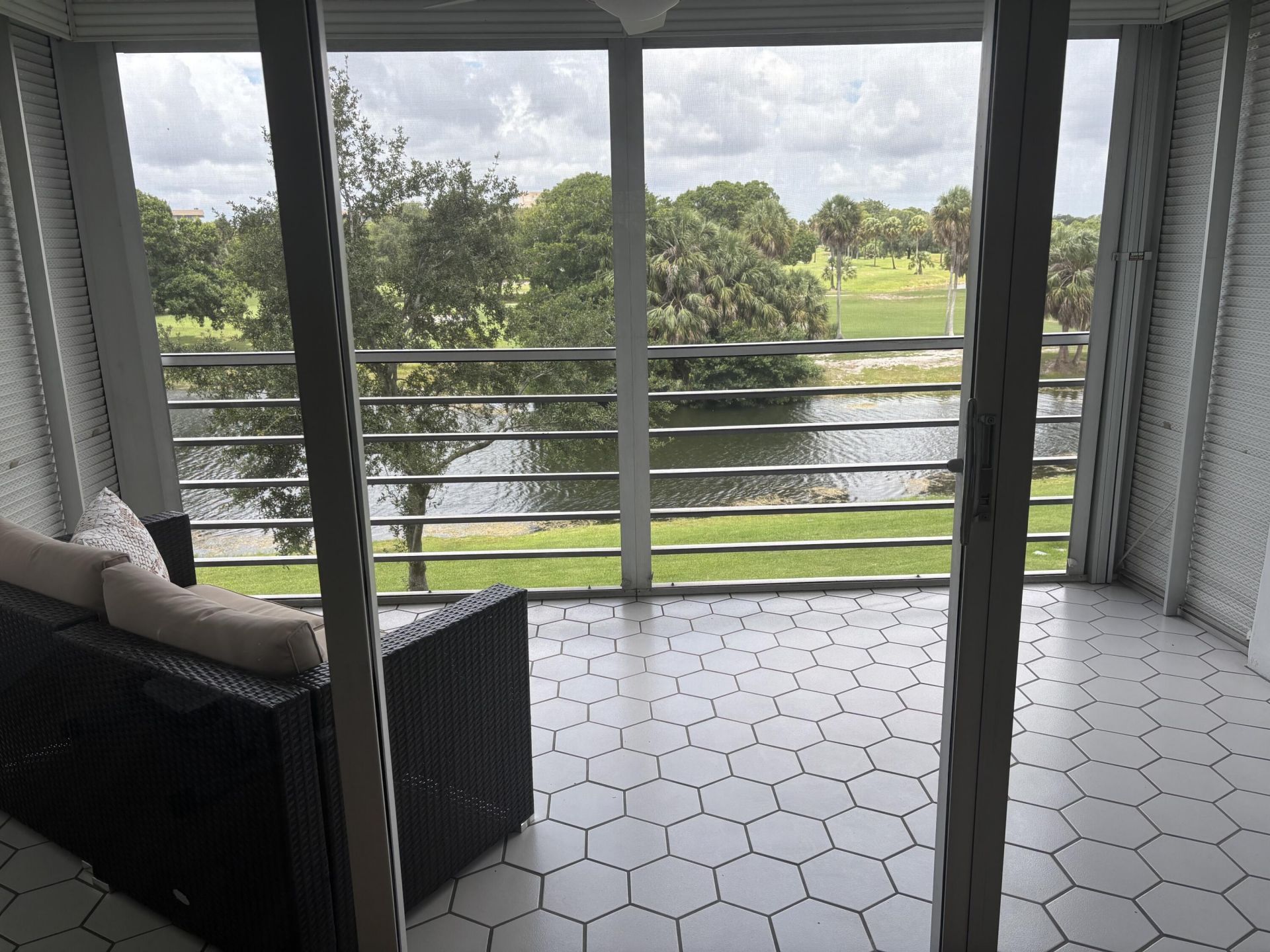 555 Oaks Lane, Unit 309, Pompano Beach, FL 33069 Photo