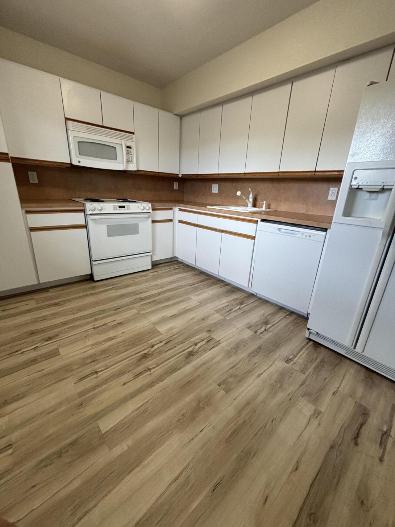 555 Oaks Lane, Unit 309, Pompano Beach, FL 33069 Photo