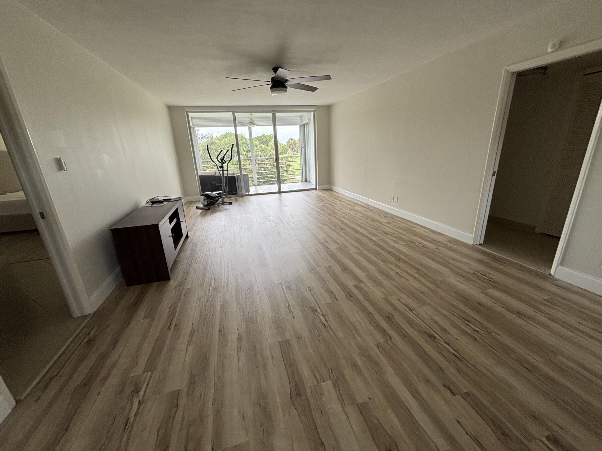 555 Oaks Lane, Unit 309, Pompano Beach, FL 33069 Photo
