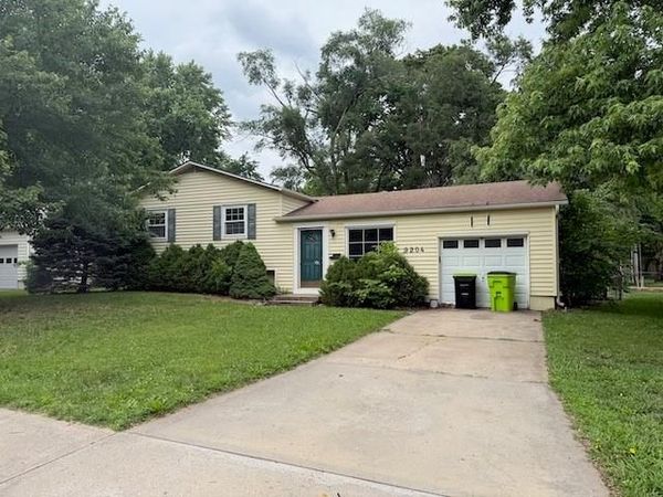 9204 W 99th Terrace, Overland Park, KS 66212