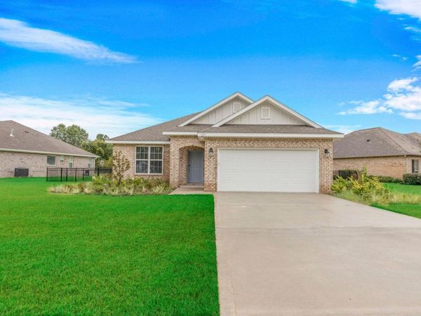 525 Windchime Way, Freeport, FL 32439