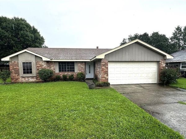 814 LAKE BORGNE Court , Slidell, LA 70461