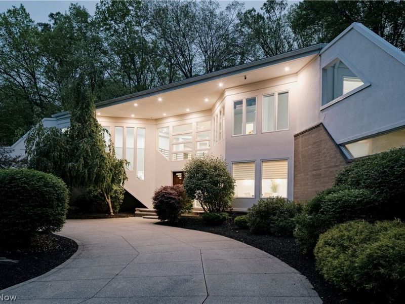 25 River Mountain Drive, Moreland Hills, OH 44022 Photo 2