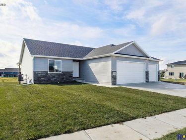 1825 E 9th Street , Hickman, NE 68372
