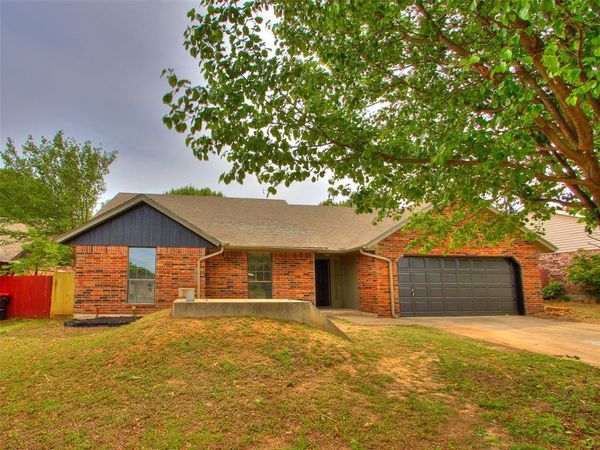 1032 Harrison Street, Harrah, OK 73045