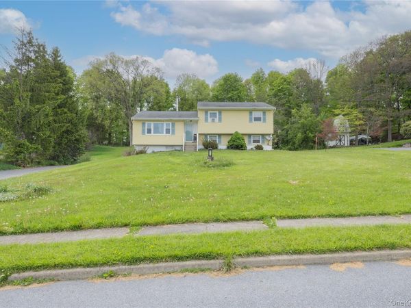 62 Barnes Road , Washingtonville, NY 10992