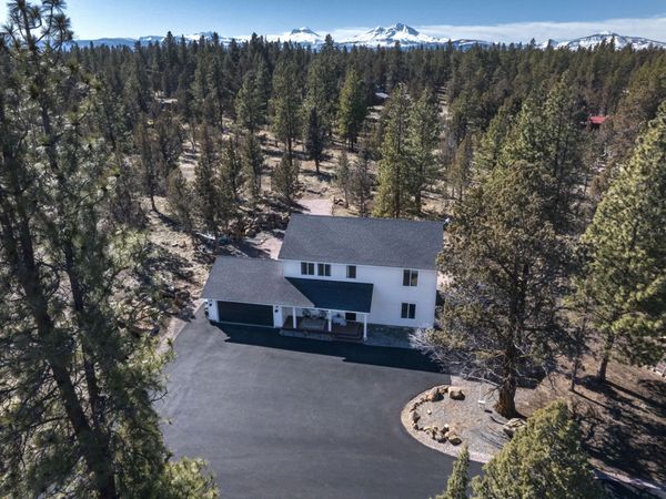 69353 Hinkle Butte Drive, Sisters, OR 97759