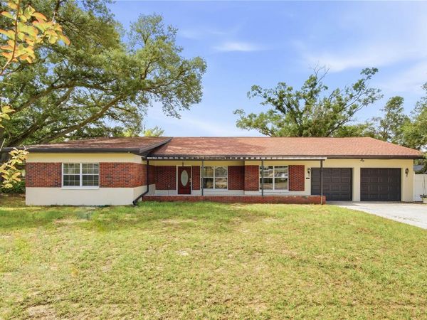 6121 WHITEWAY DRIVE , TAMPA, FL 33617