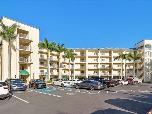 8800 BAY PINES BOULEVARD , Unit 102, ST PETERSBURG, FL 33709