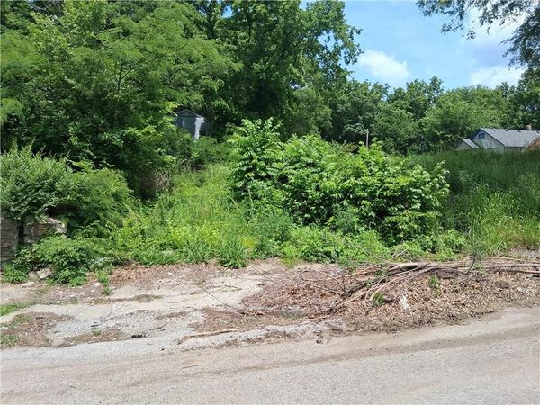 3114 E 68th Street, Kansas City, MO 64132