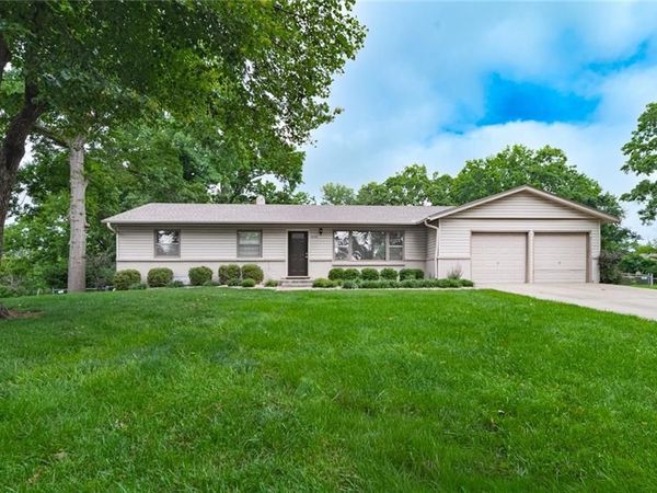 6108 NW KLAMM Drive, Kansas City, MO 64151