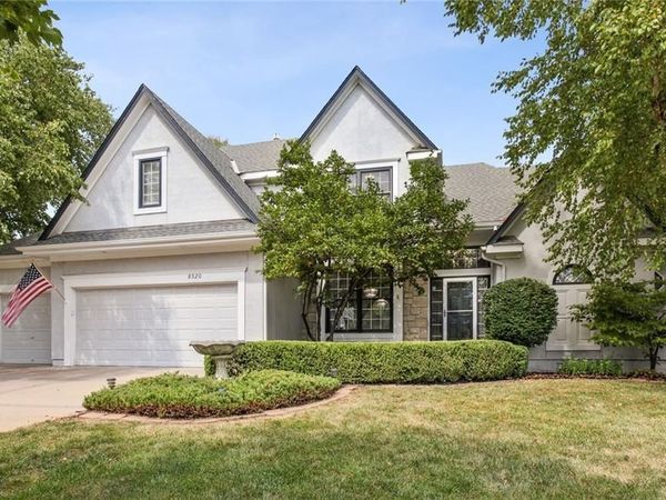 8520 W 142 Street, Overland Park, KS 66223
