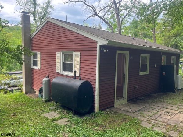 48 E Shore Dr, Vernon, NJ 07462