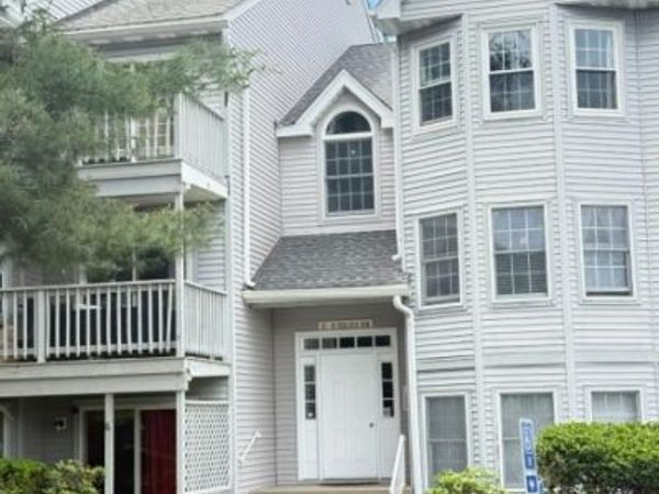 15 Boulder Run Rd, Paterson, NJ 07501