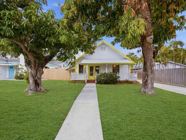 1021 S N Street, Lake Worth Beach, FL 33460
