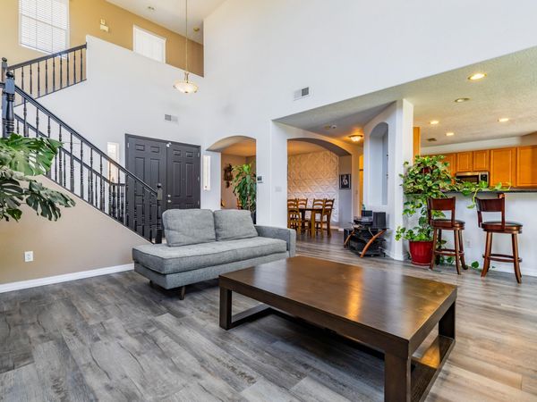 7123 Tree Line Avenue NW, Albuquerque, NM 87114