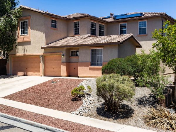 7123 Tree Line Avenue NW, Albuquerque, NM 87114
