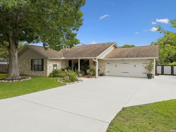106 Lehmann St, Boerne, TX 78006