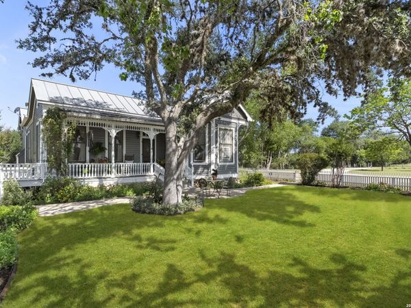 112 N. River Bend Road, Comfort, TX 78013
