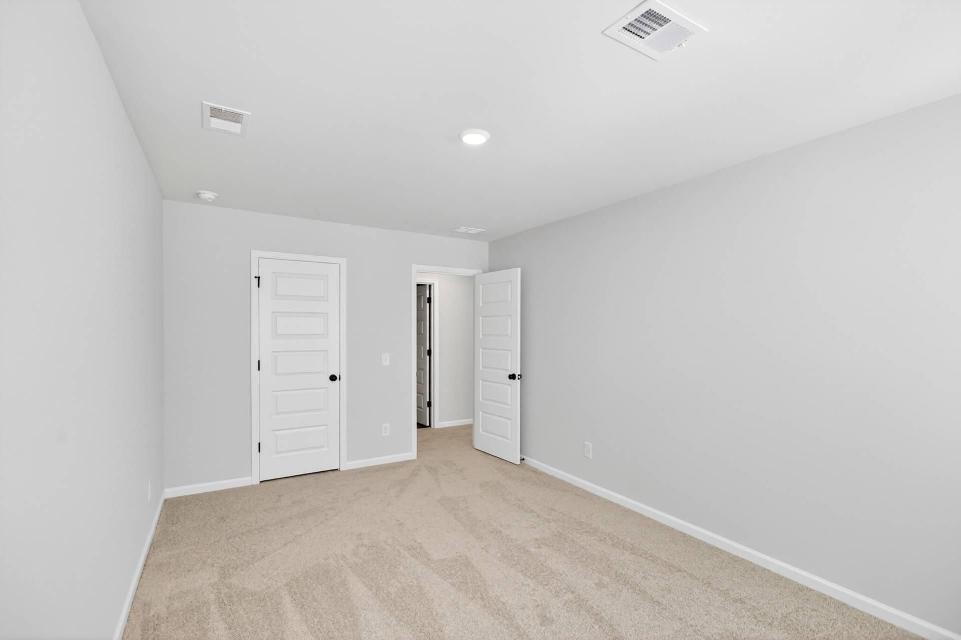 753 Ridgley Drive Photo 11