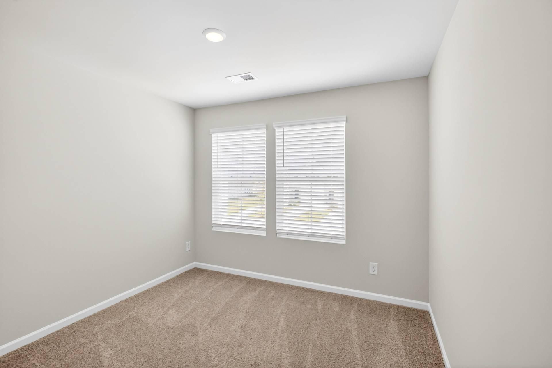 753 Ridgley Drive Photo 16