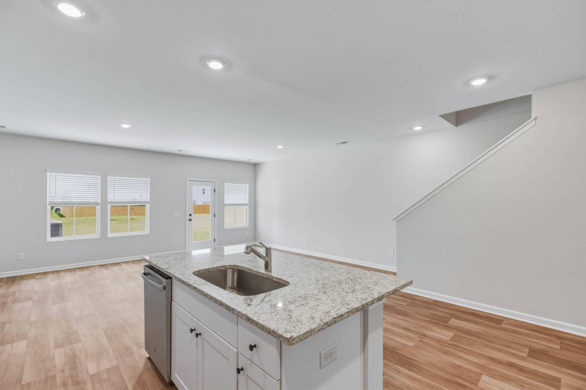 753 Ridgley Drive Photo 22