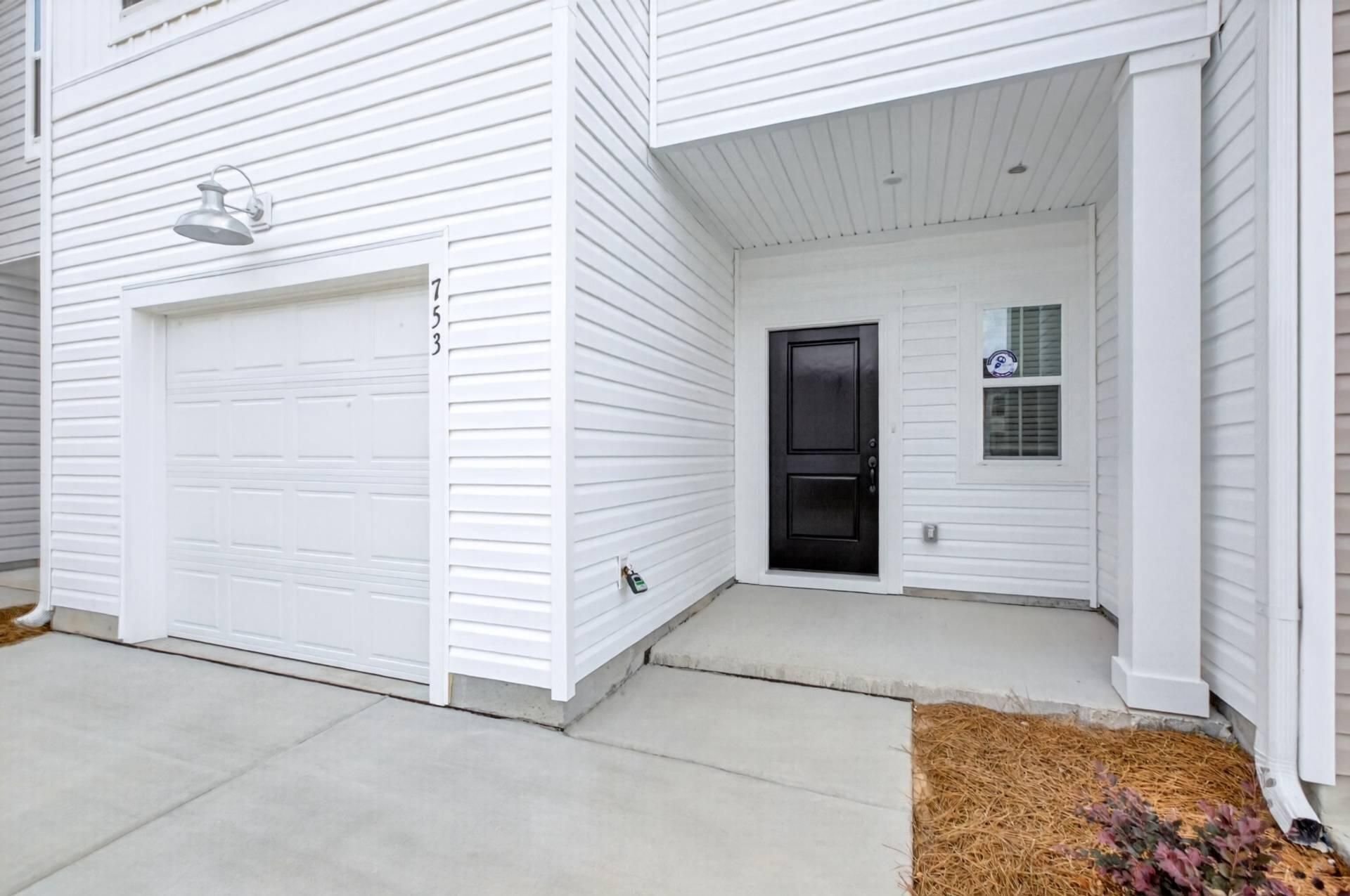 753 Ridgley Drive Photo 4
