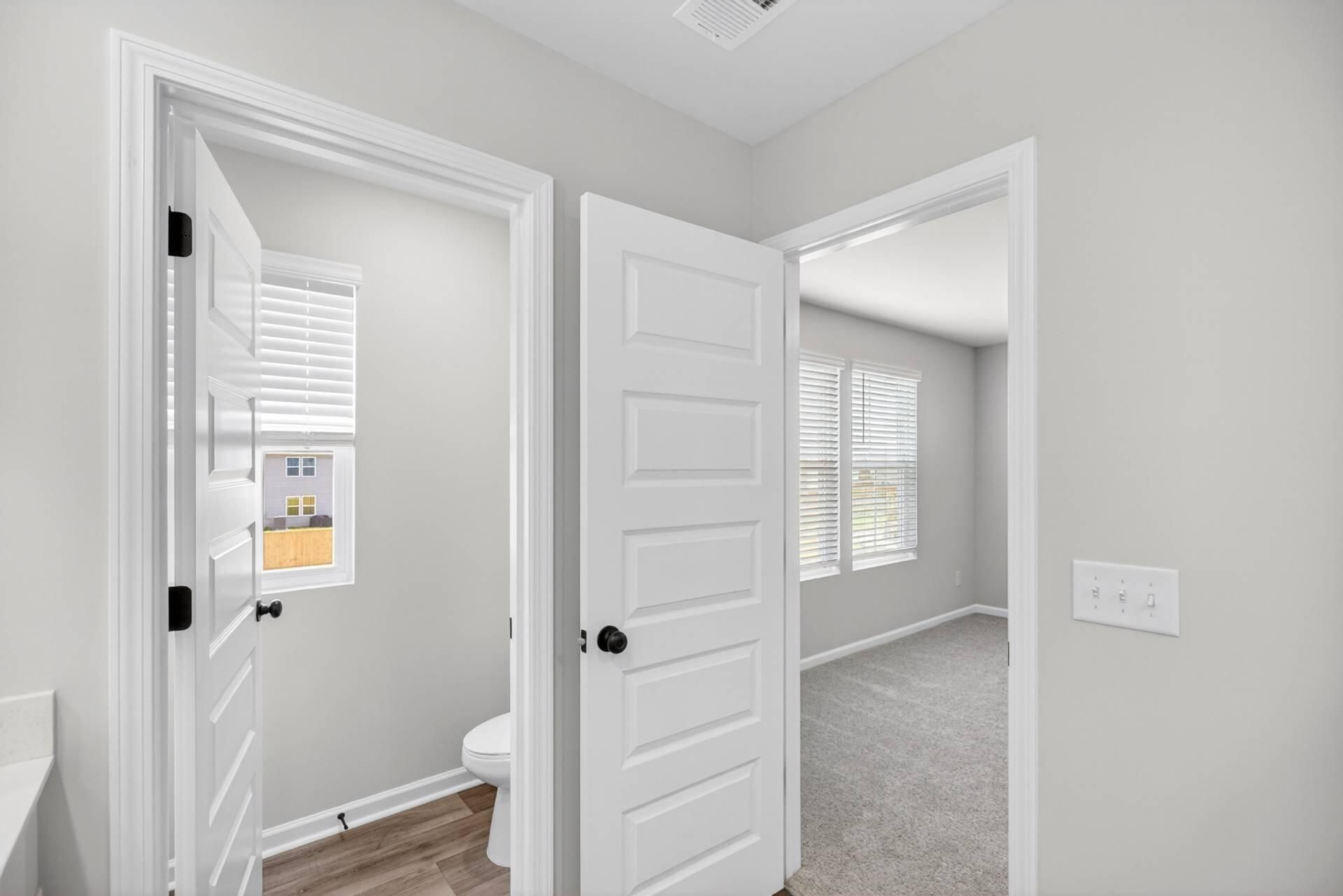 753 Ridgley Drive Photo 5