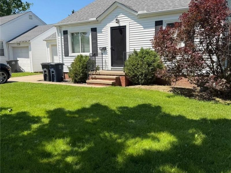 5141 Bridgewater Road , Lyndhurst, OH 44124 Photo 4