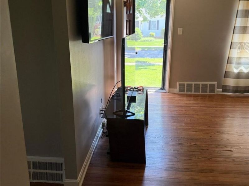 5141 Bridgewater Road , Lyndhurst, OH 44124 Photo 7