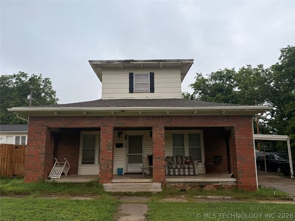 321 W 6th Avenue , Bristow, OK 74010