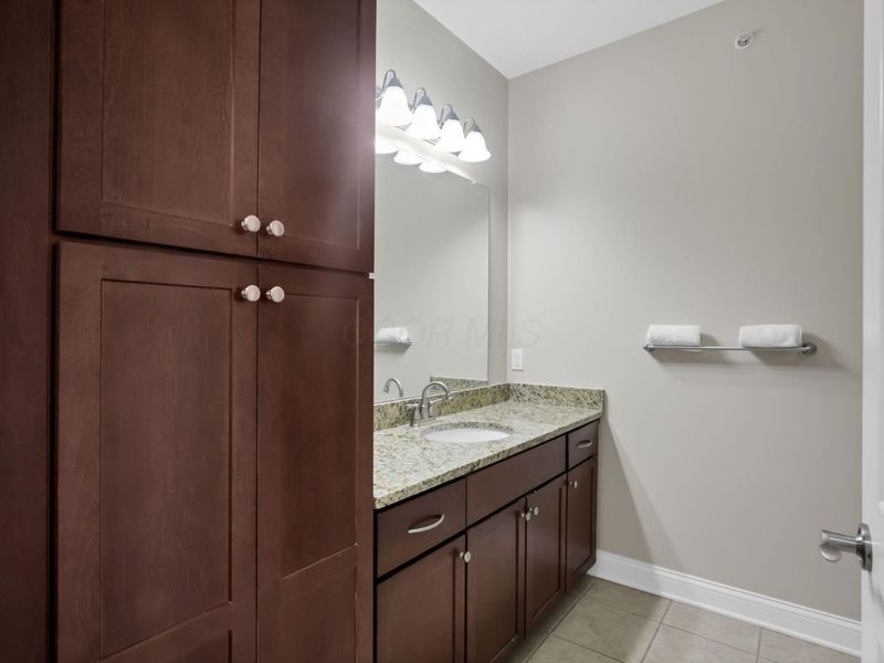 960 Perry Street, Unit 209, Columbus, OH 43215 Photo 21