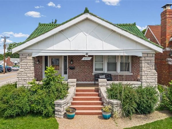 8923 Gravois Road, Affton, MO 63123
