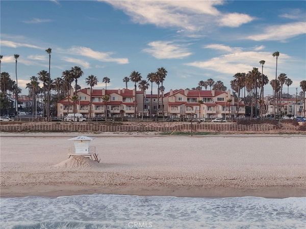 2000 Pacific Coast Highway, Unit 203, Huntington Beach, CA 92648
