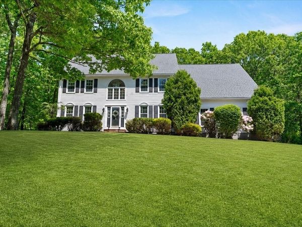 2 Harrison Pl, Franklin, MA 02038
