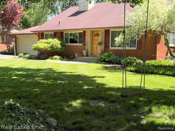 2189 Devonshire Road, Bloomfield Hills, MI 48302
