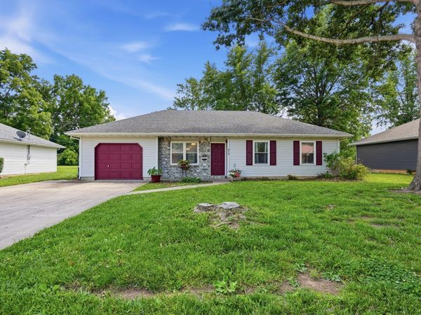 418 E Parkview Street , Bolivar, MO 65613