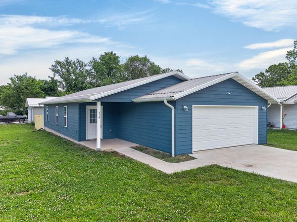 319 W Bedford Street , Marshfield, MO 65706