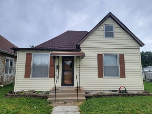 525 E Scott Street , Monett, MO 65708